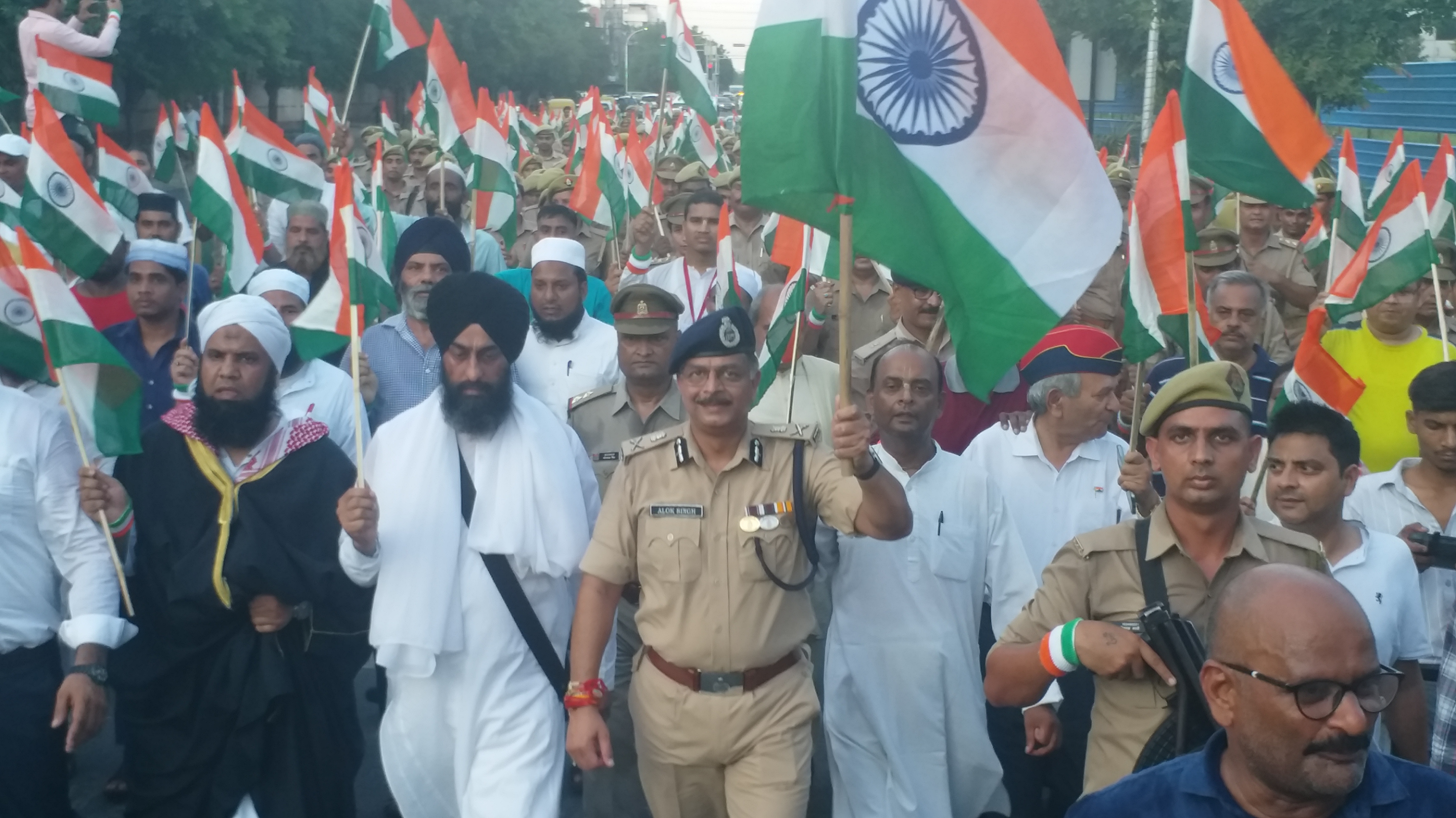 noida-police-commissioner-lead-tiranga-yatra