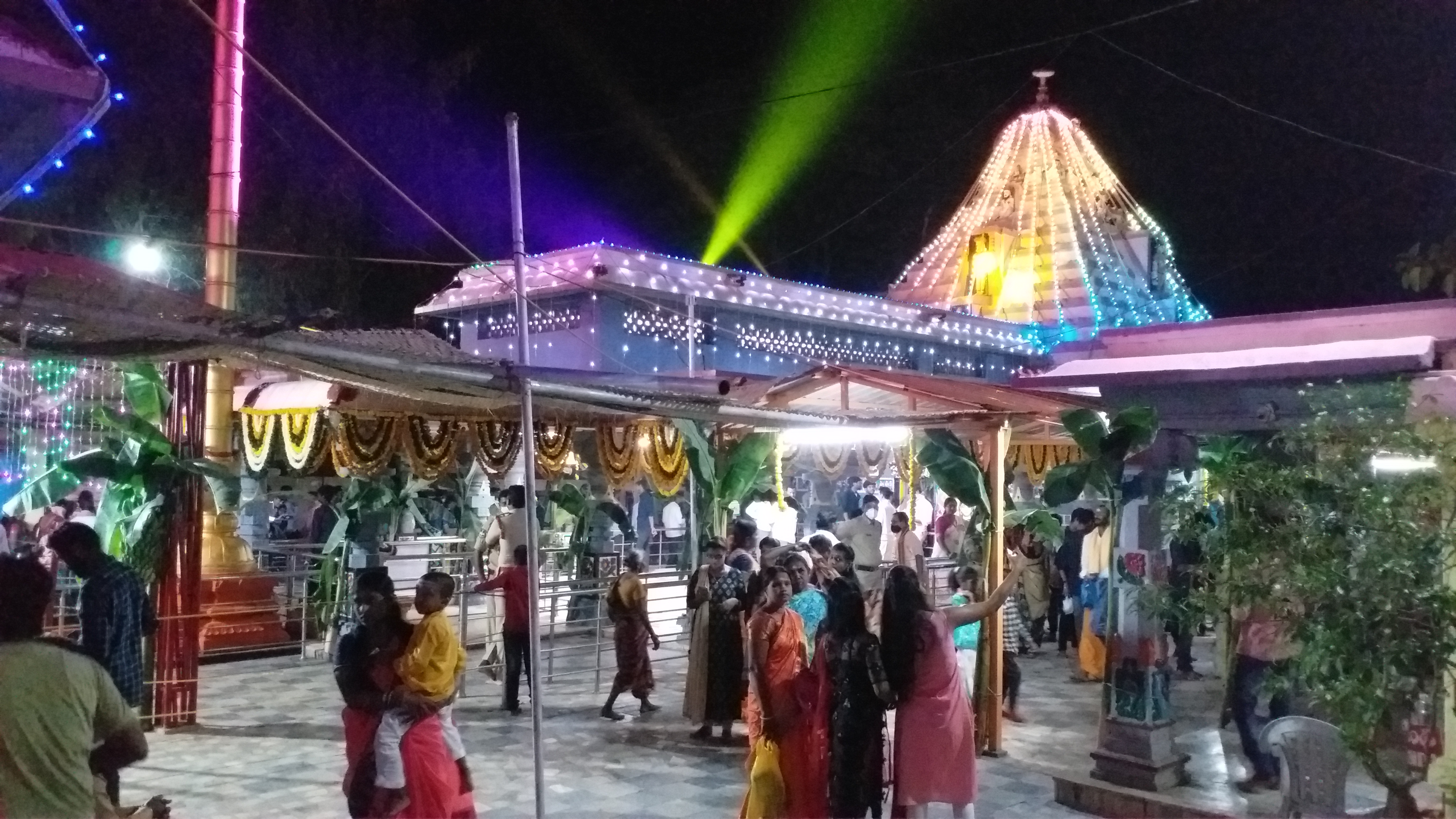 Shivratri celebrations are in full swing at the Isgam Shivamallanna Swamy Temple in the Kagaznagar Zone of Kumarakom Bhim District.