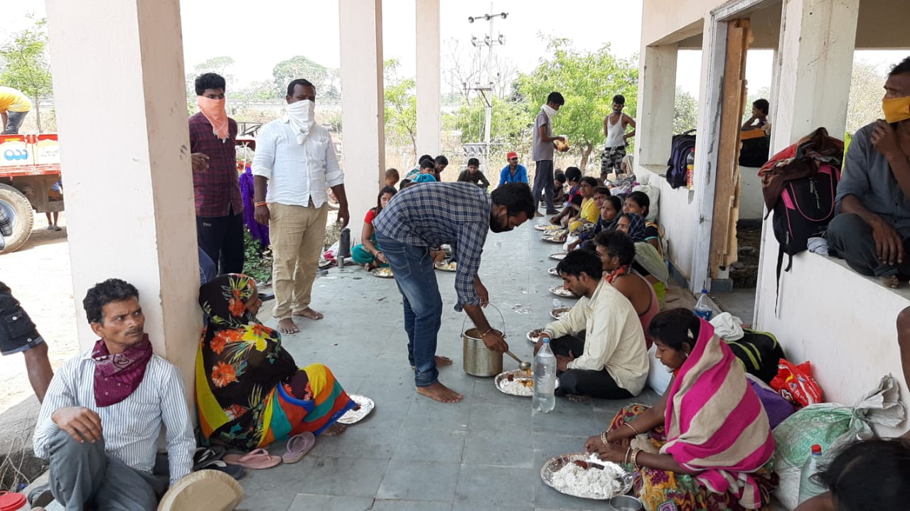 FOOD DISTRIBUTION TO MIGRANT LABOURS