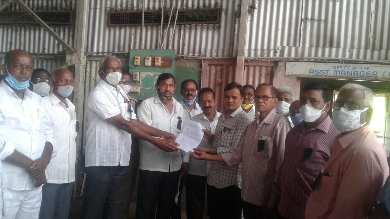 retired rtc employees protest for pension and da in nirmal