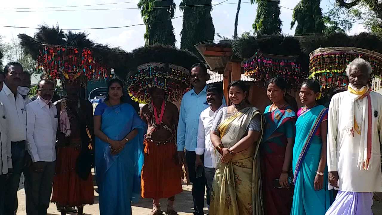 mla rekha nayak rela dance with tribal womens in adilabad district