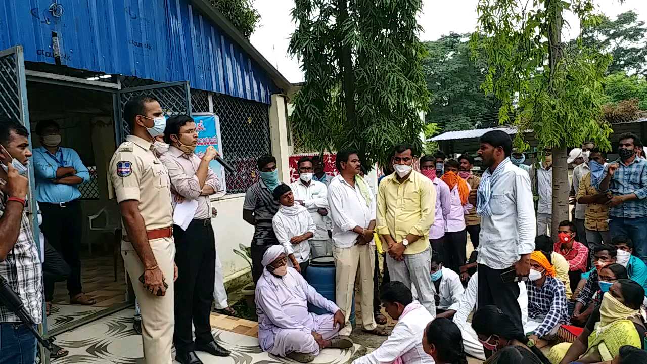 Adivasis strike at itda office at utnuru for residence places