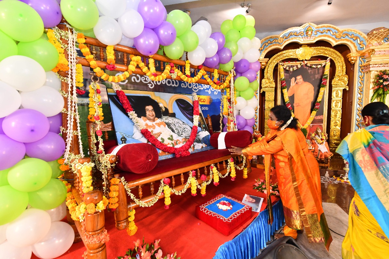 Governor Tamilsai visiting Satyasai Baba Mandir