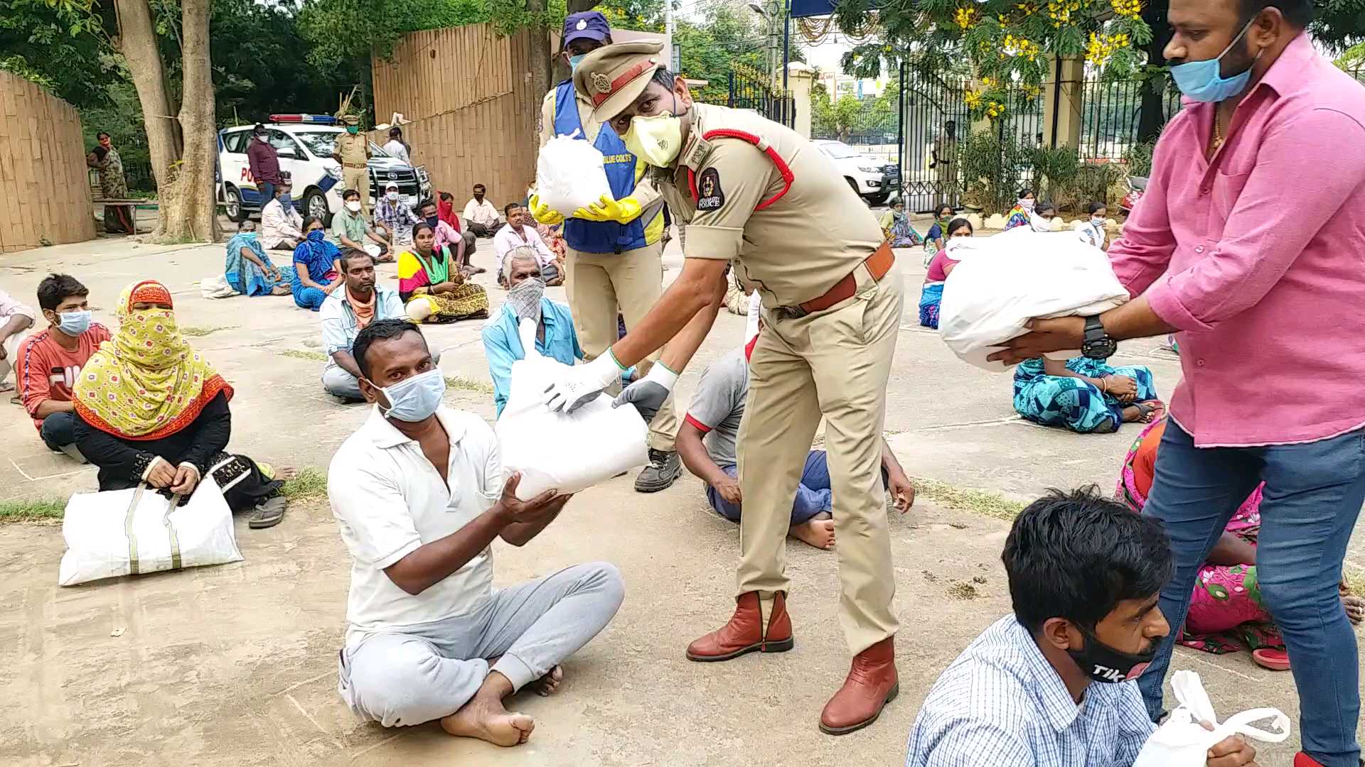 GROCERIES DISTRIBUTION TO POOR PEOPLE