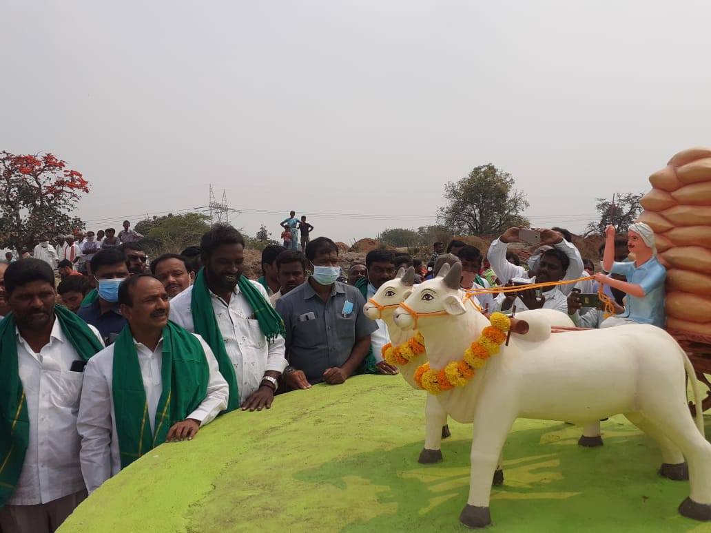 health minister eetala rajender inaugurated rythuvedika in karimnagar district