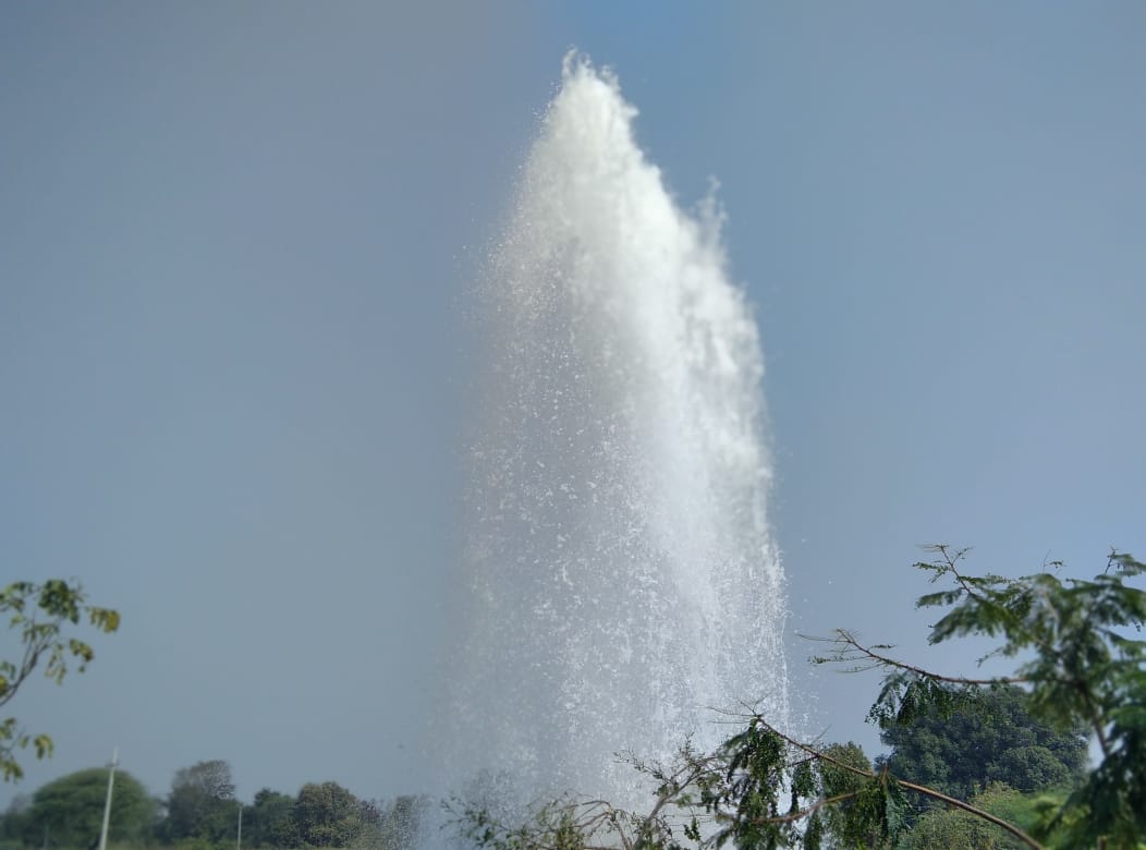 mission-bhagiratha-pipe-line-leakage-at-pariveda-village-koheda-mandal-in-siddipet-district