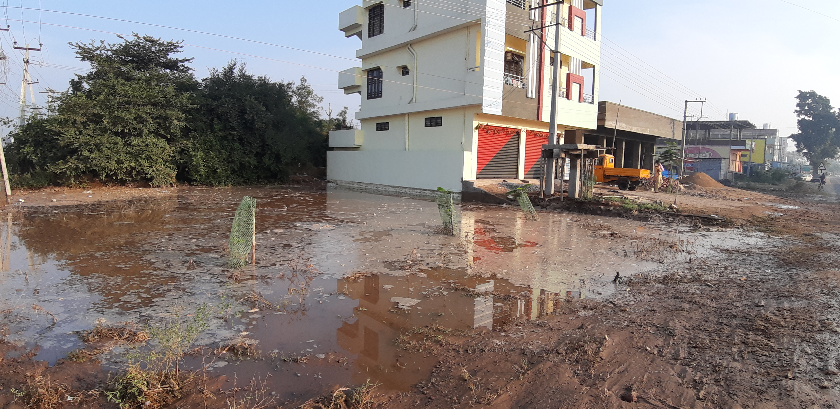 water wastage due to damage of Mission Bhagiratha pipe line in jagtial