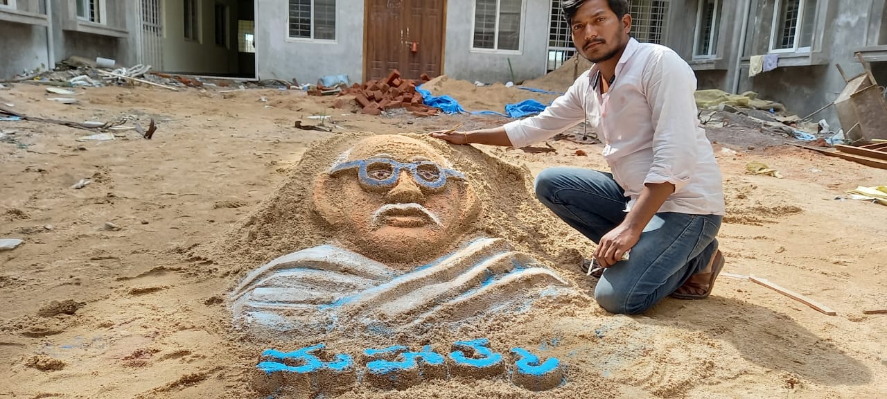 Mahatma Saikata sculpture on sand