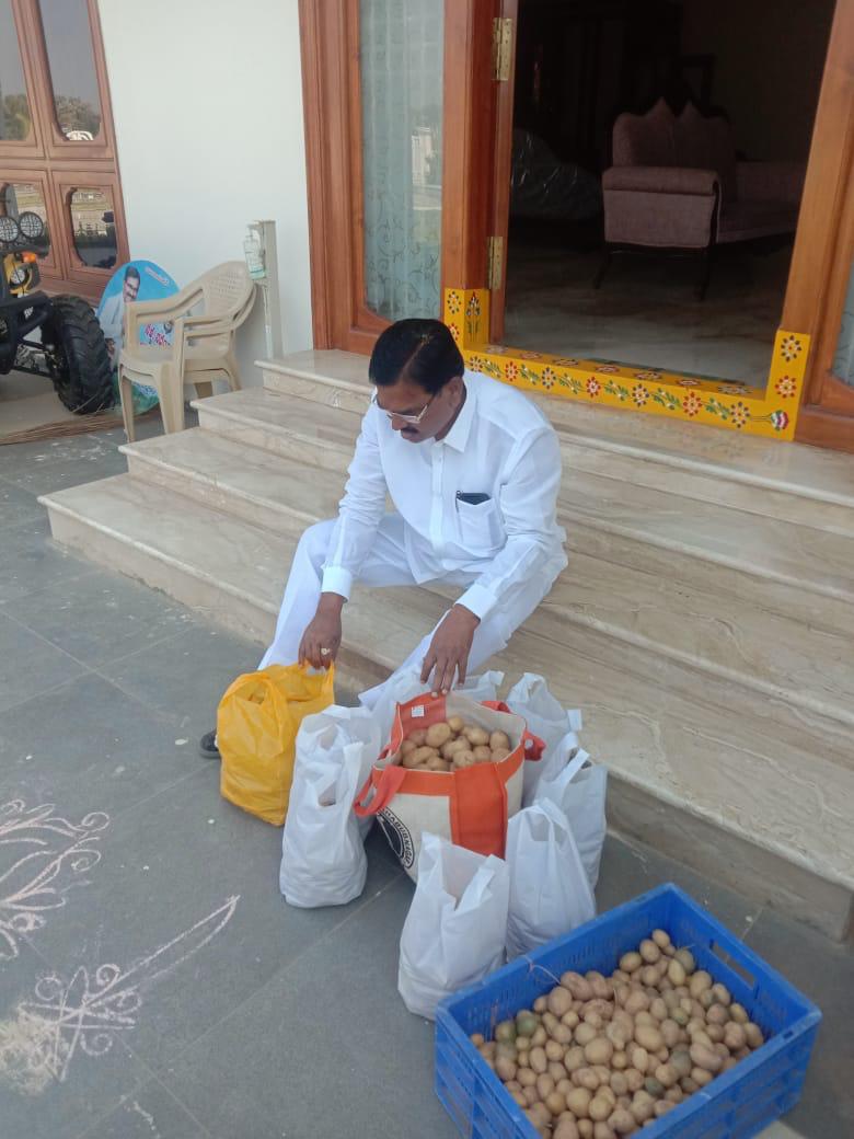 agriculture minister niranjan reddy cultivated sweet potato in wanaparthy