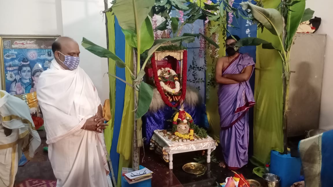 Devi Sharan Navaratri started in yadadri temple