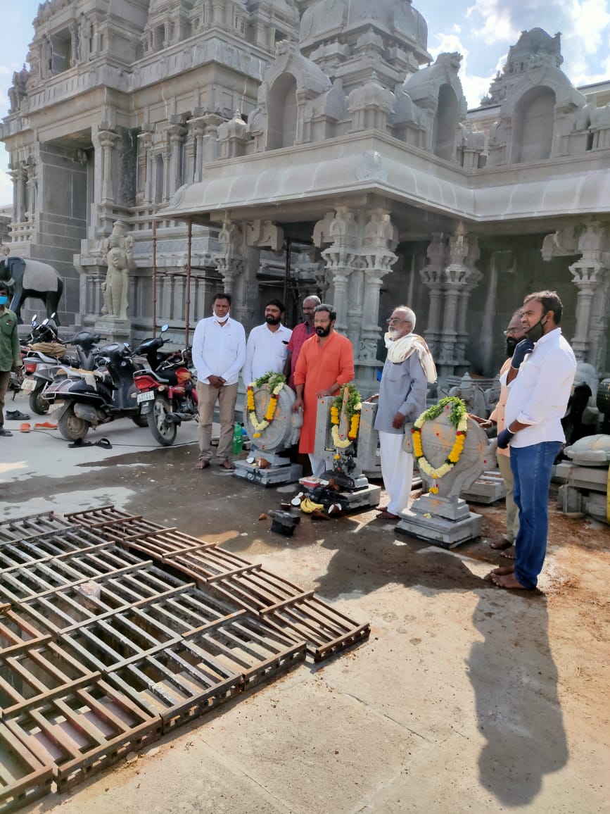 Arrangement of special Statues in yadadri temple