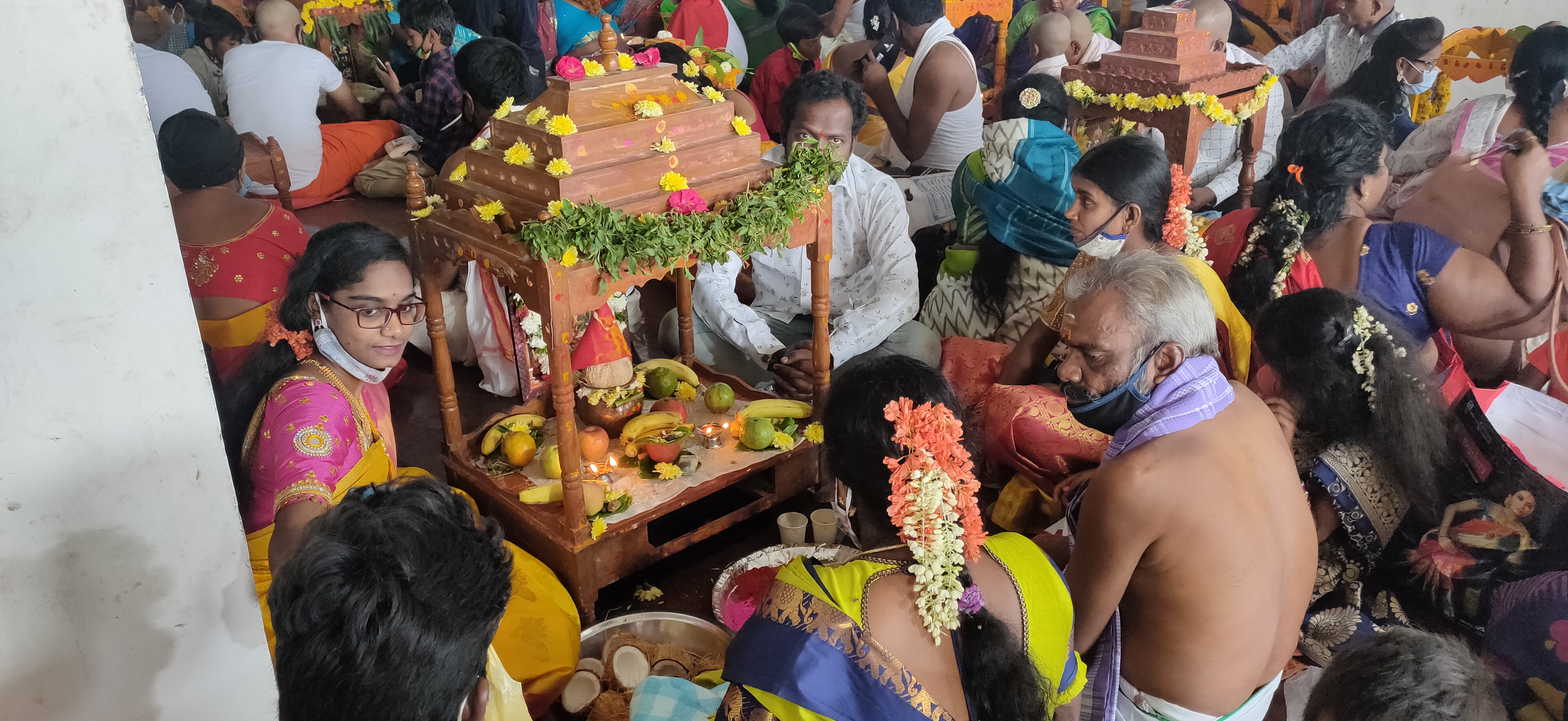 devotees crowd at lakshmi narasimha swamy temple in yadadri bhuvanagiri