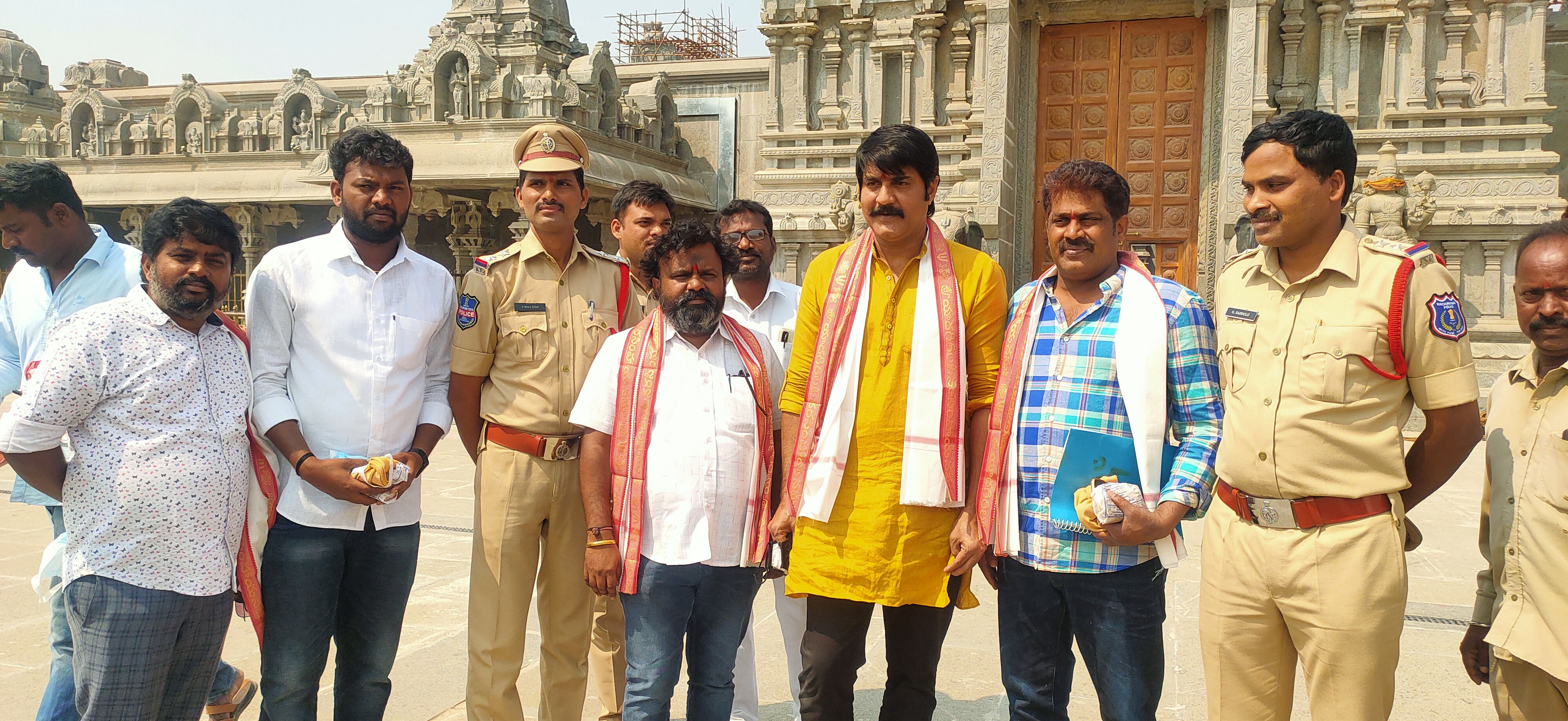 Hero Srikanth Visited Yadadri temple