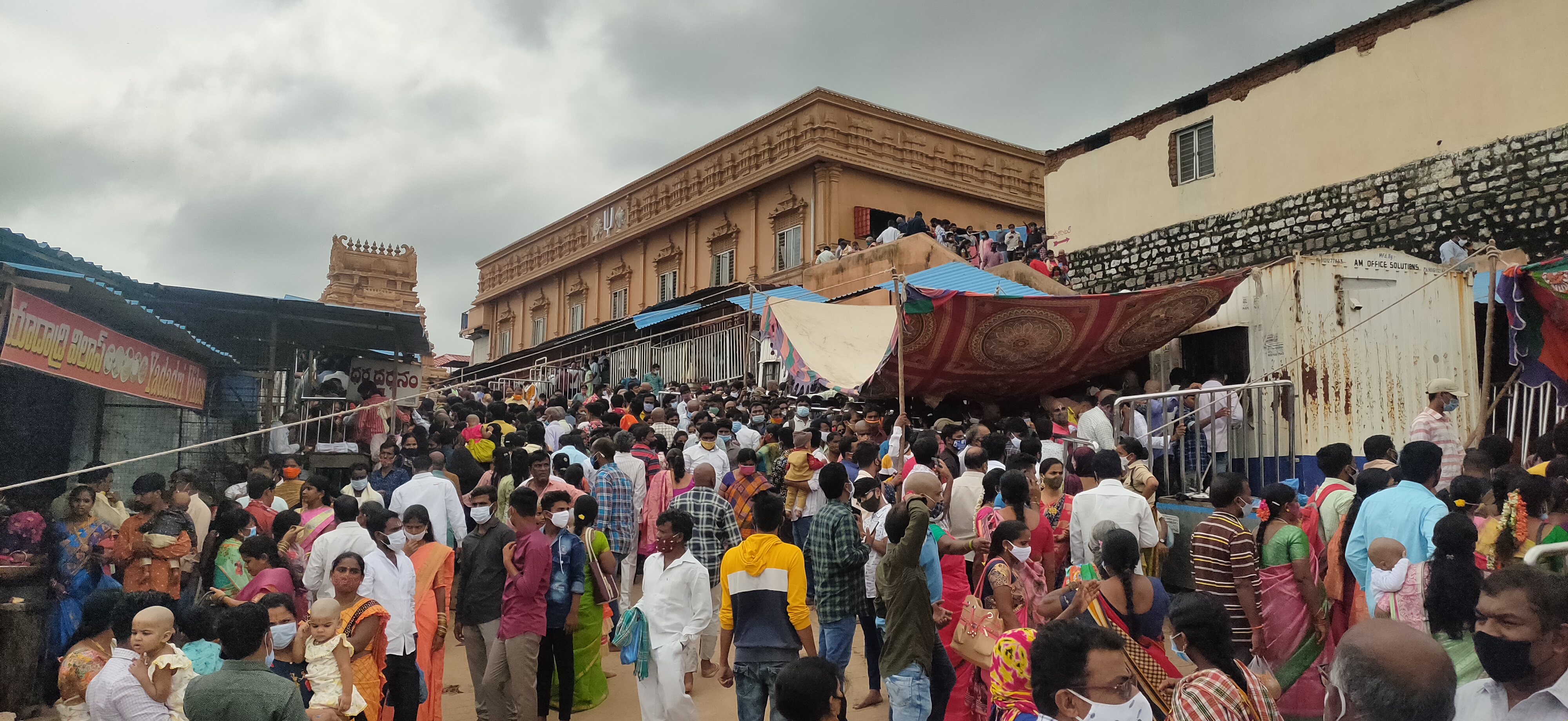 yadadri heavy devotees flow, sri lakshmi narasimha swamy temple