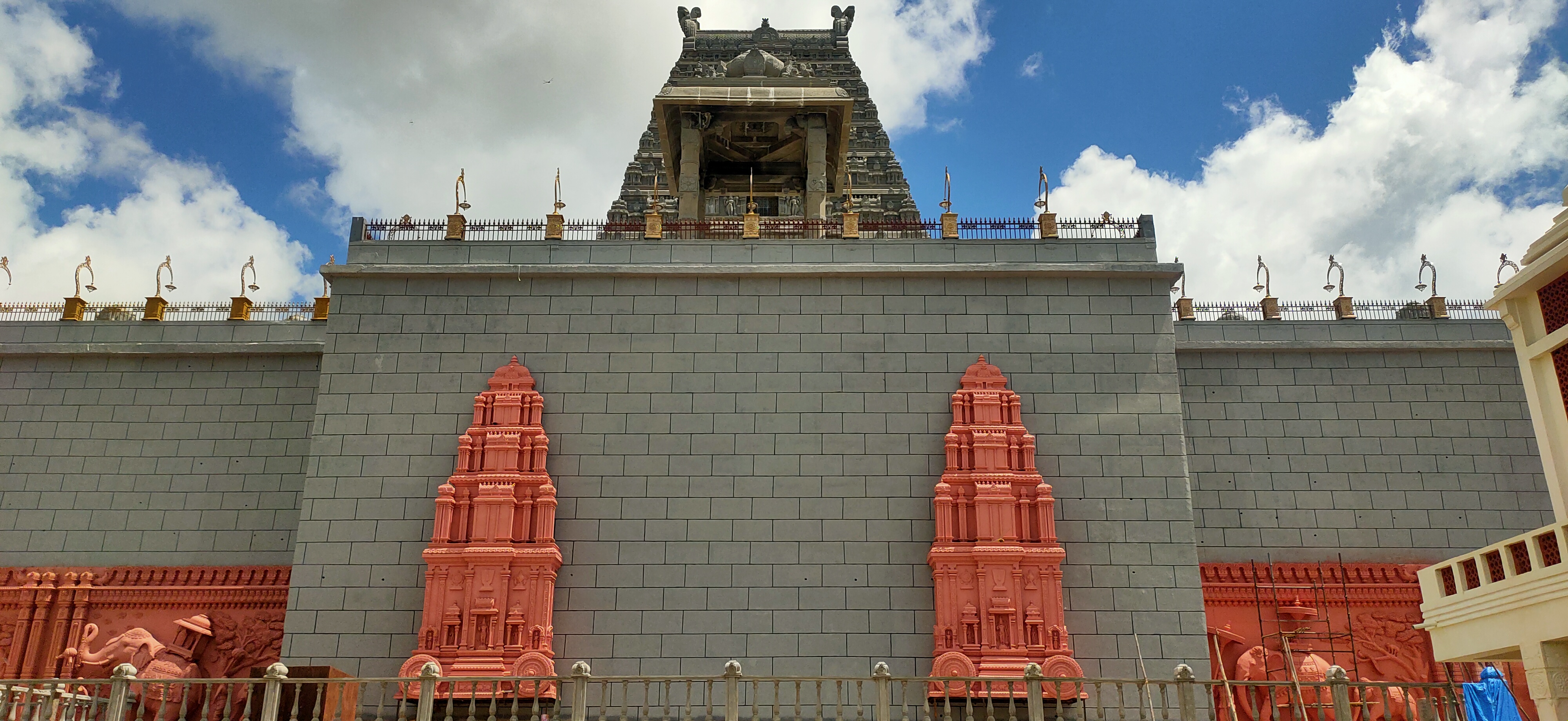 Devi Sharan Navaratri started in yadadri temple