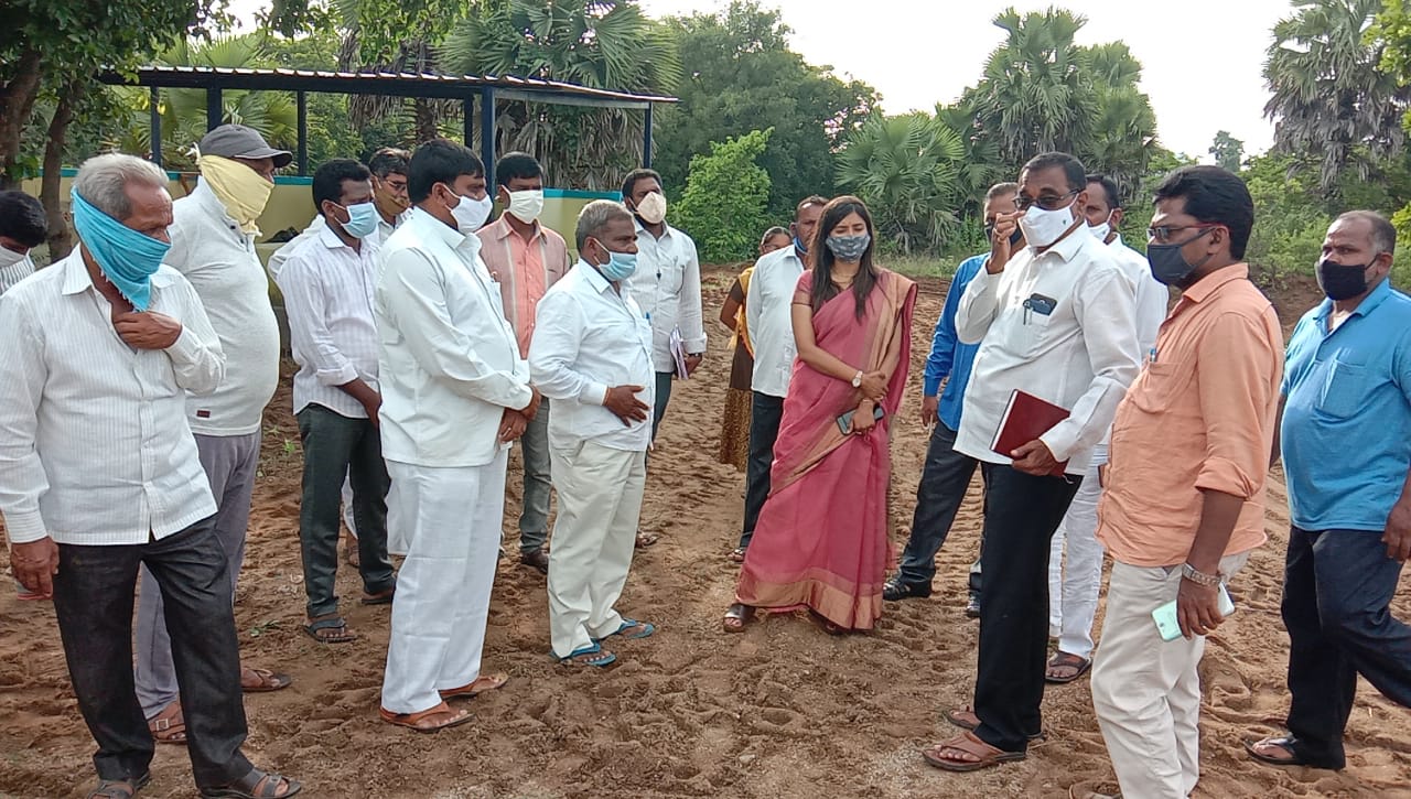 trainee collector garima agarwal at peddakandukur inspecting development works