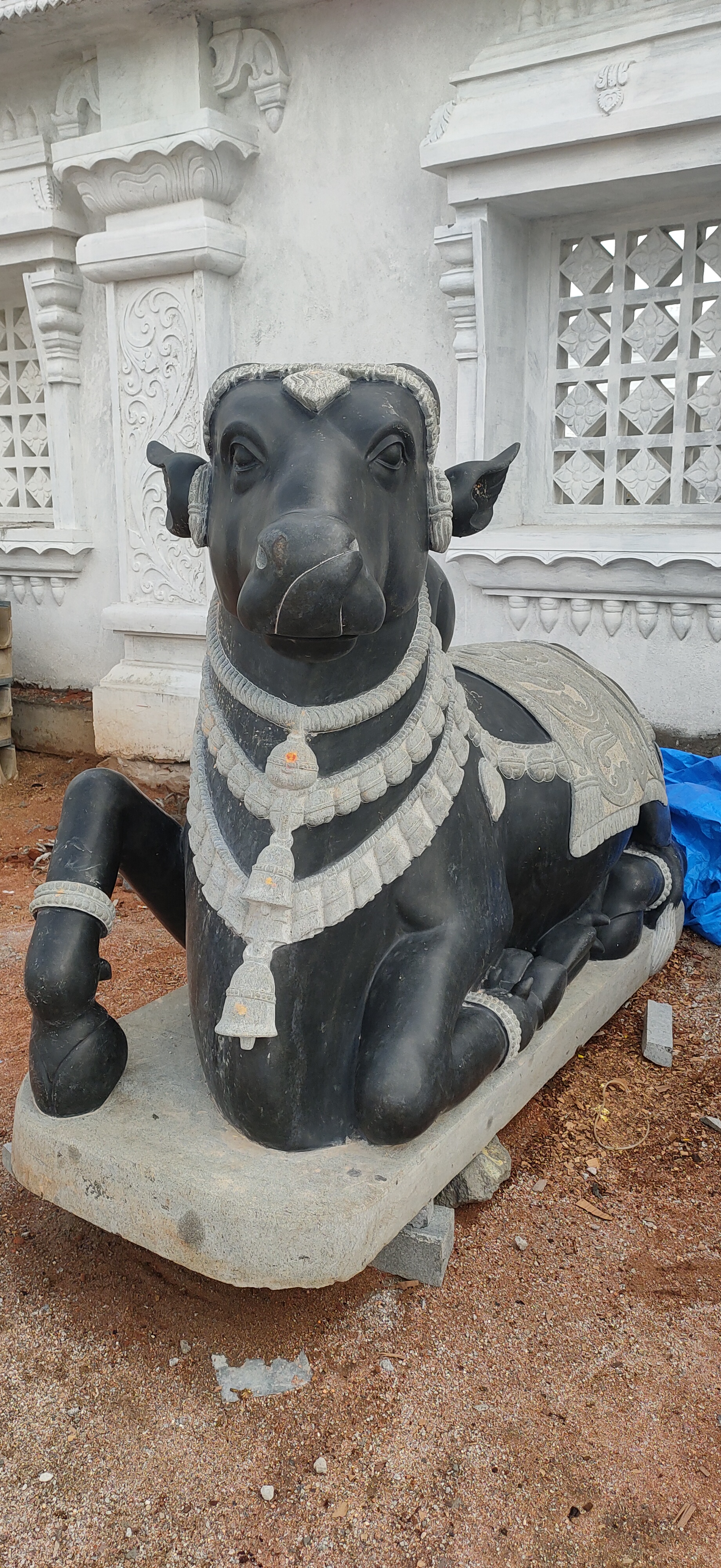 Lion statues on either side of the Yadagri temple Dome