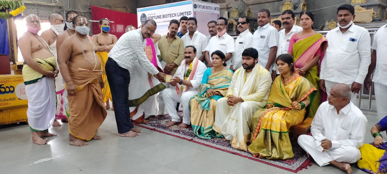 mla mallaiah yadav visited yadadri temple