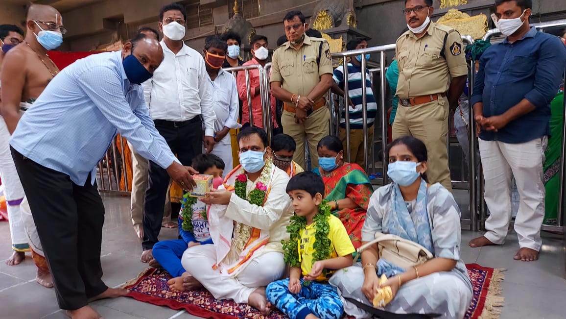 laxa pushparchana held in a grand way in yadadri temple