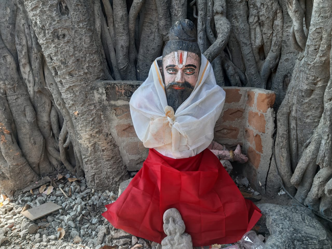 unknown-people-destroyed-yadarushi-statue-at-sri-lakshmi-narasimha-swamy-temple-in-yadadri-bhuvanagiri