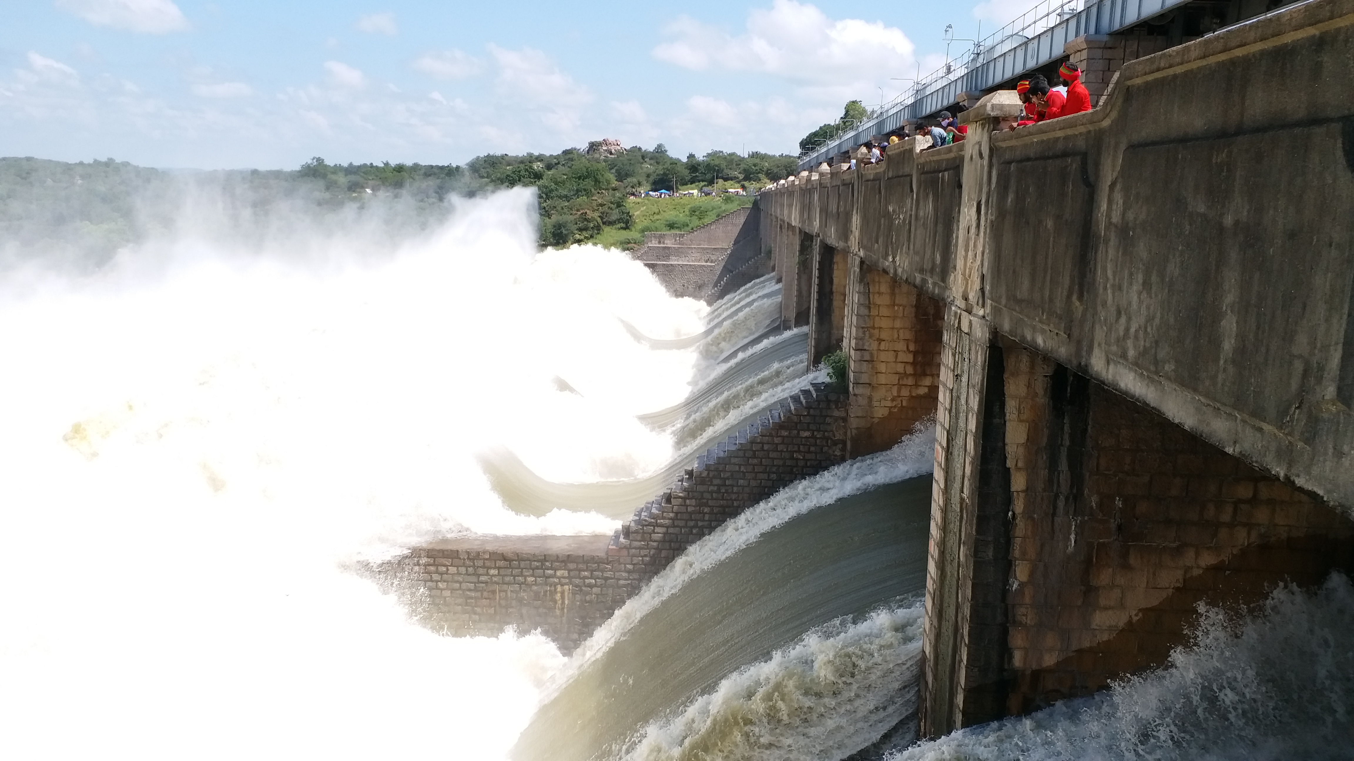Tourists flock to Nizam Sagar Reservoir