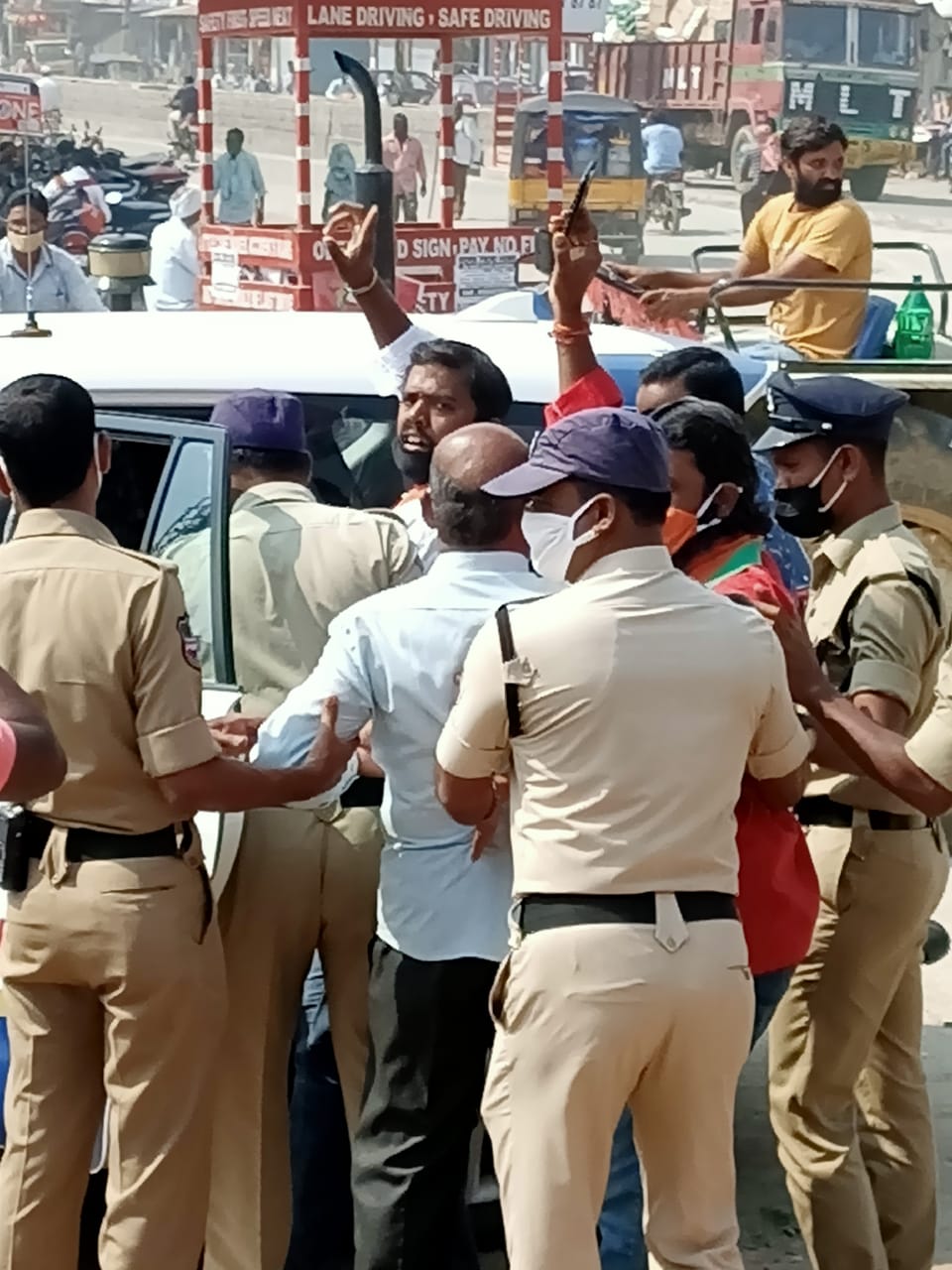 BJP leaders arrested in medak