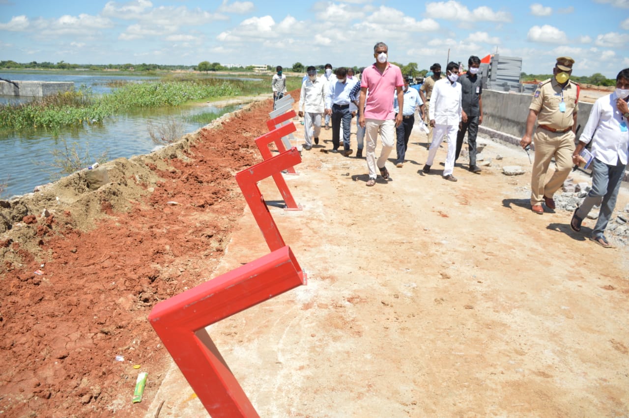 minister harish rao visited in siddipet komati cheruvu