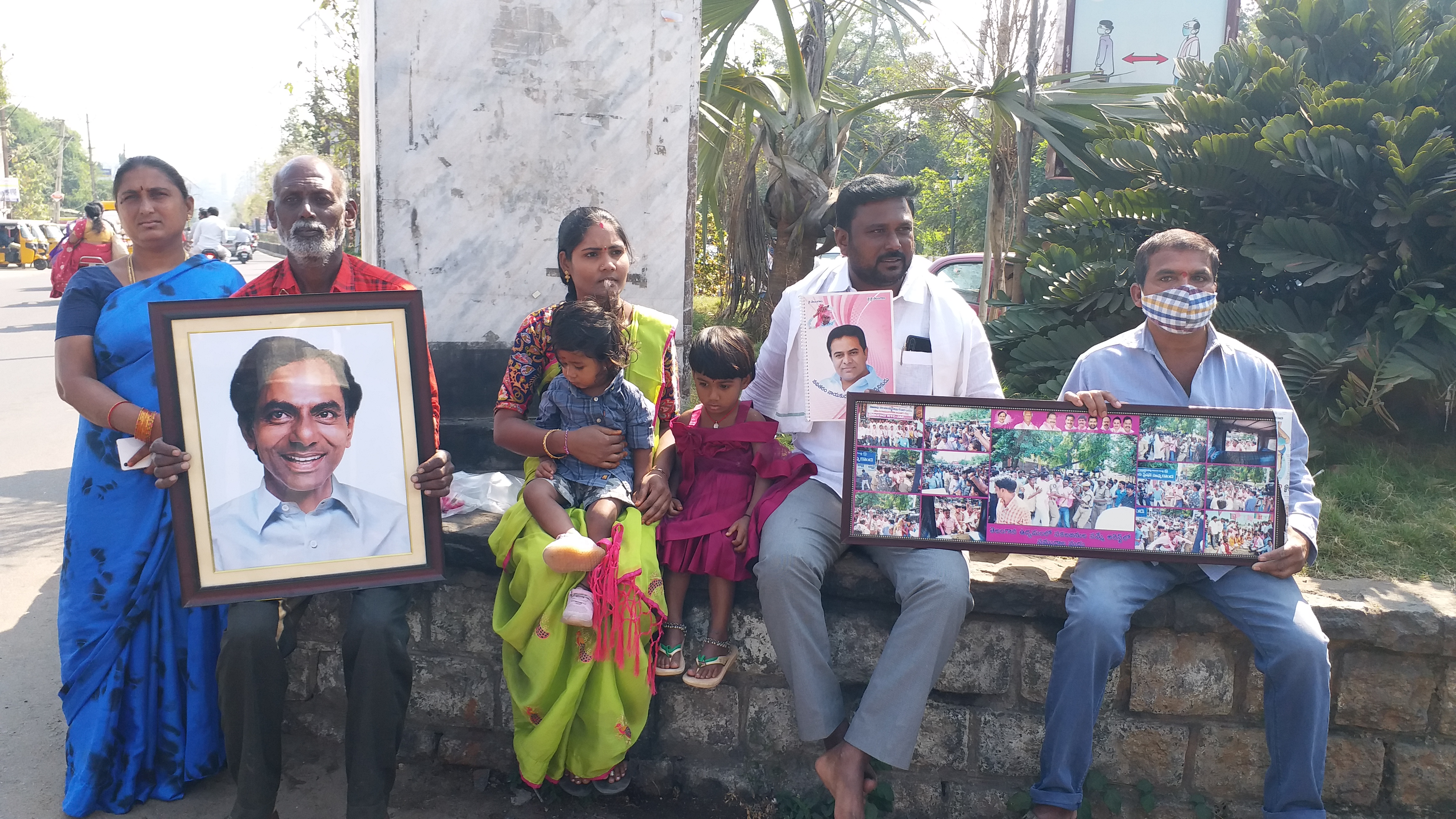 Activist madhu protest in hanamkonda with his family