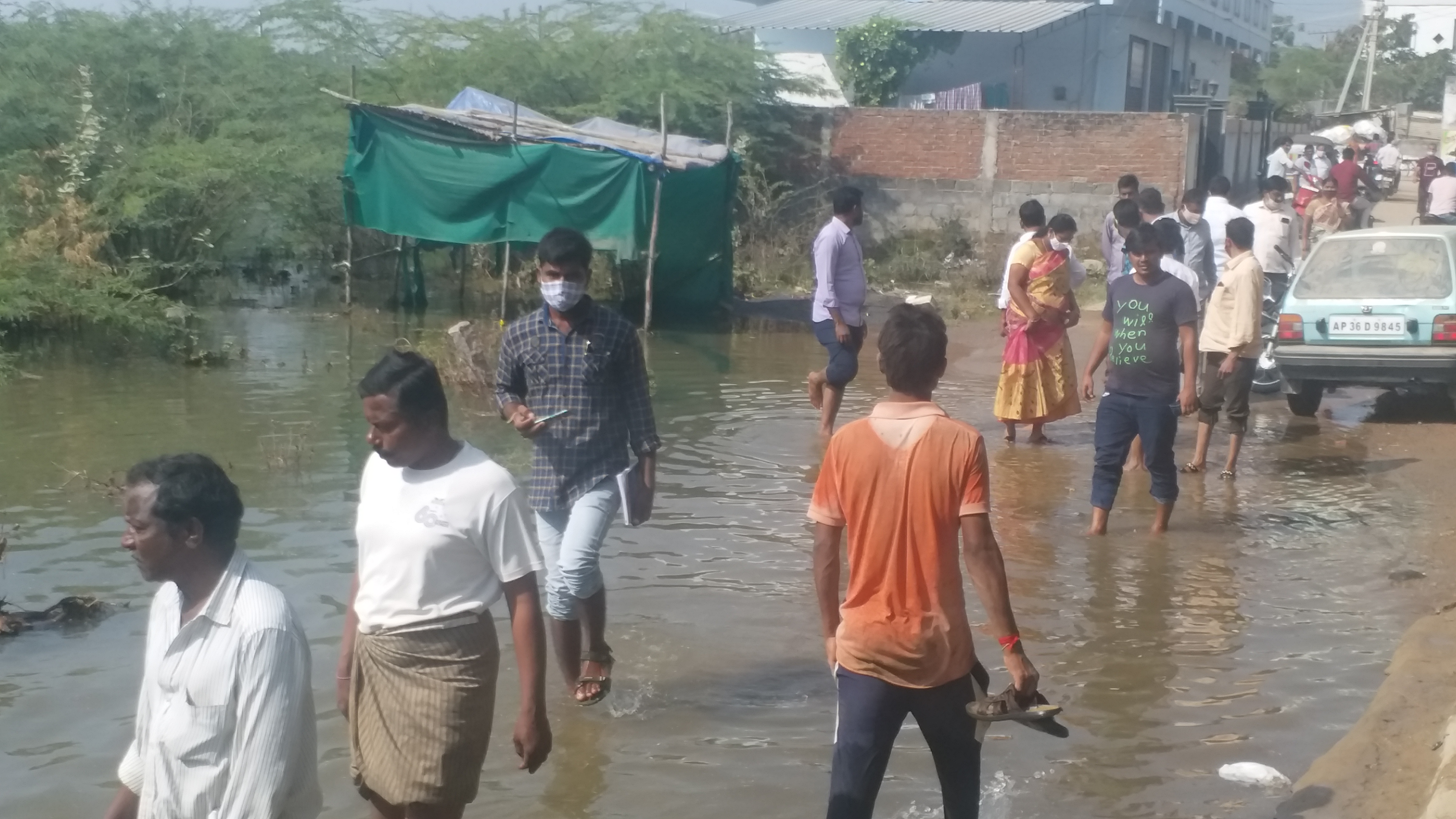 colonies-submerged-by-srsp-canal-flood-at-hanamkonda-in-warangal-urban-district