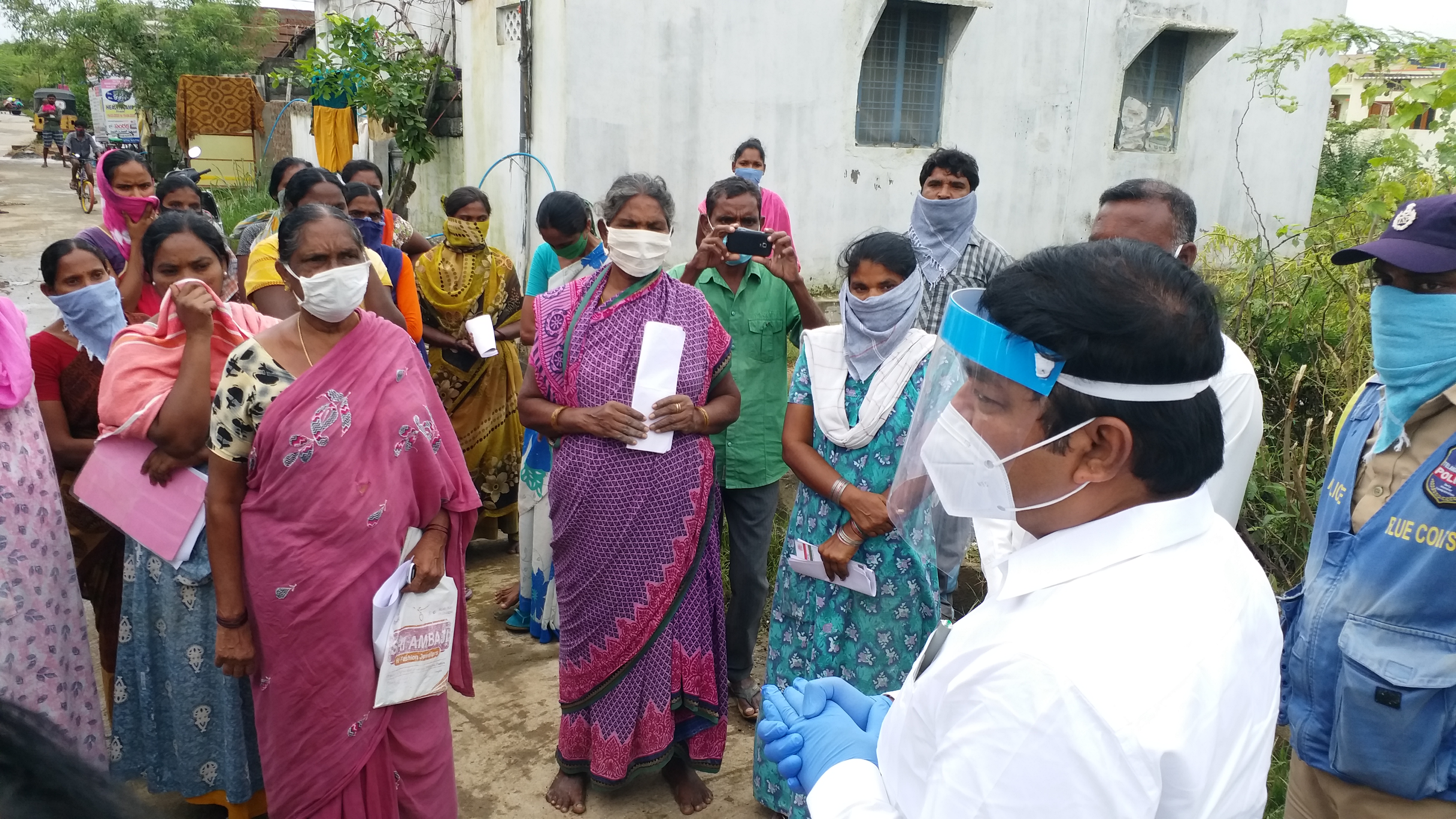 mla nannapaneni narendher visited in warangal