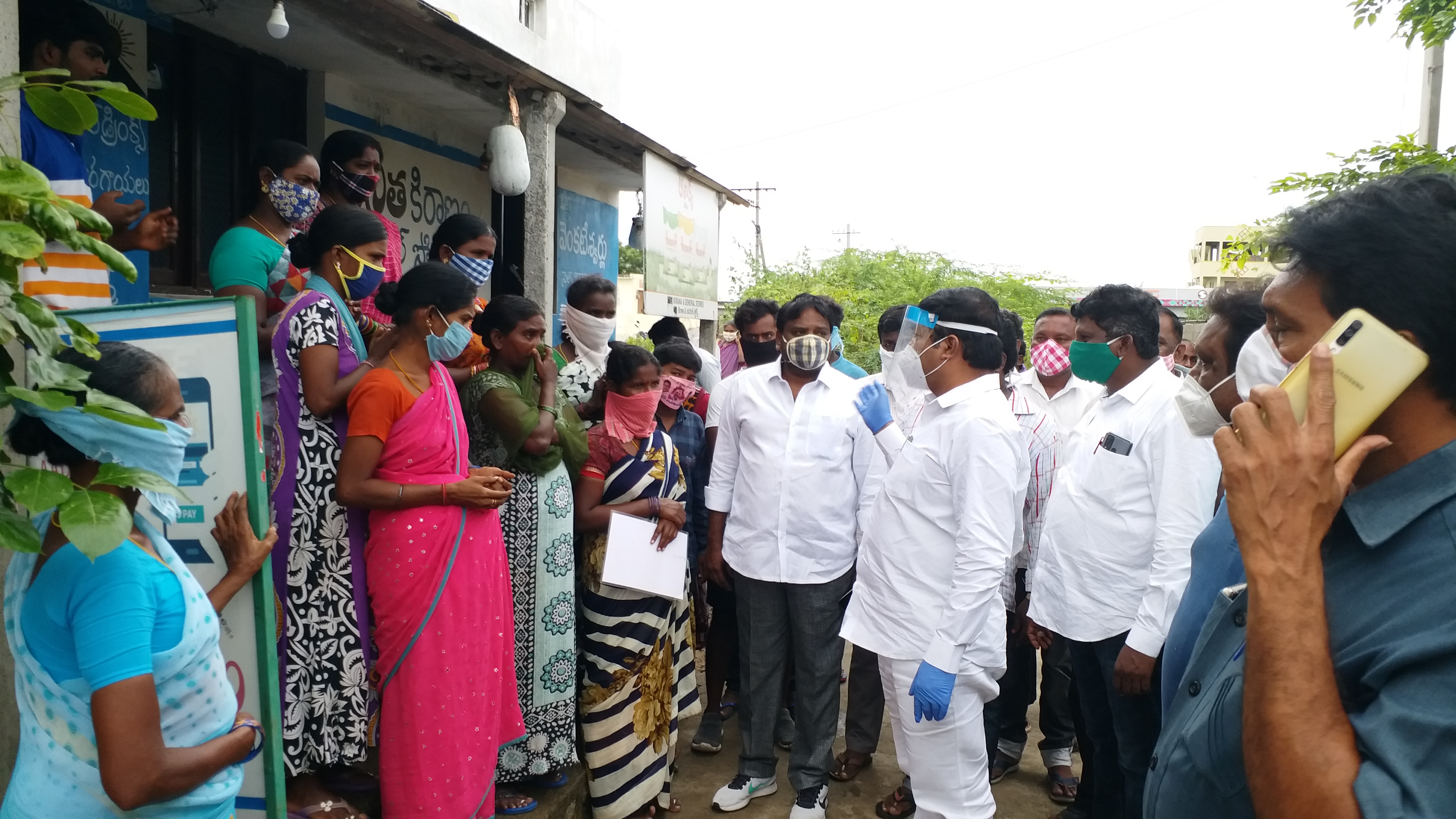 mla nannapaneni narendher visited in warangal