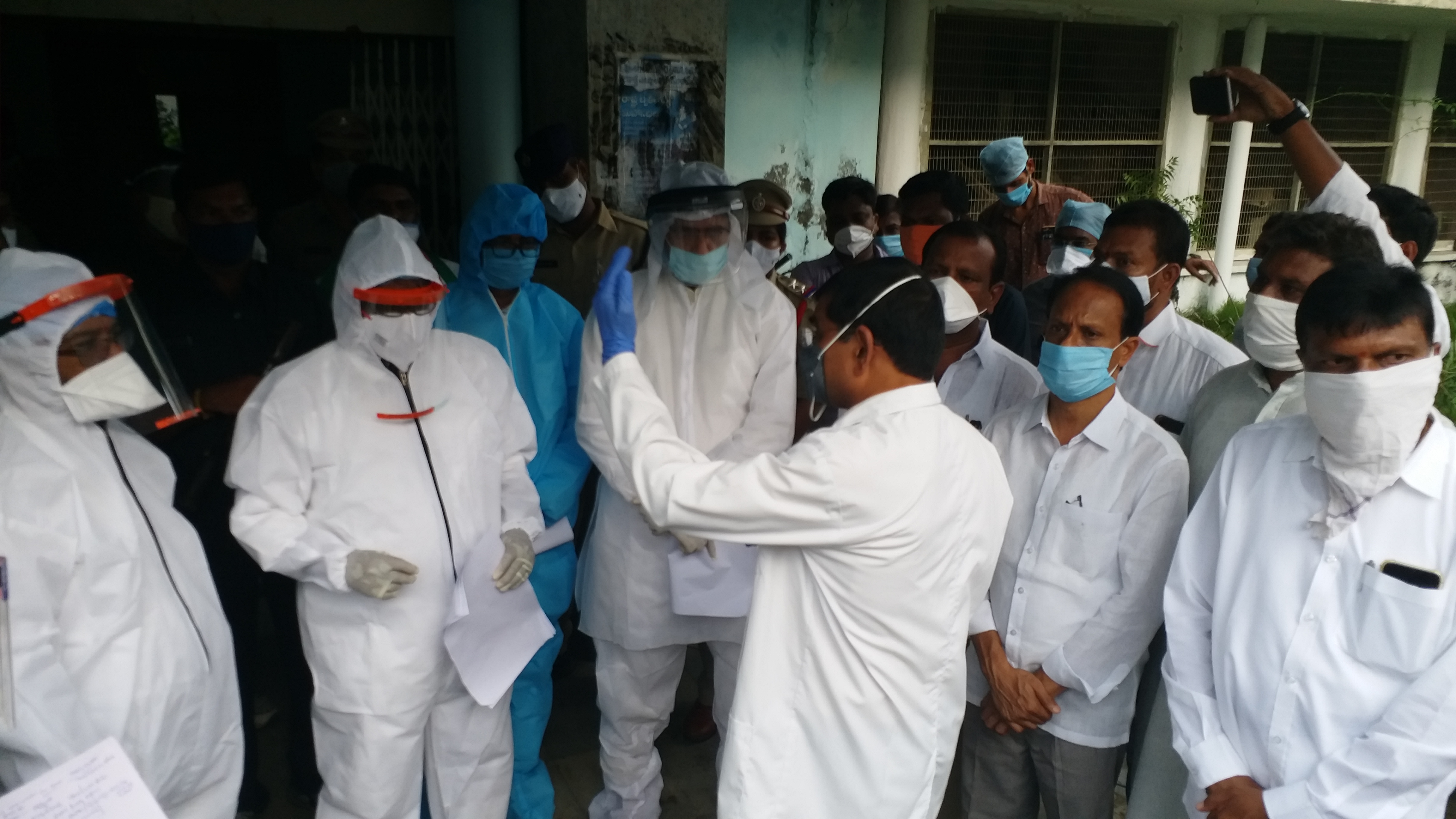 clp leader batti vikramarka visited mgm hospital