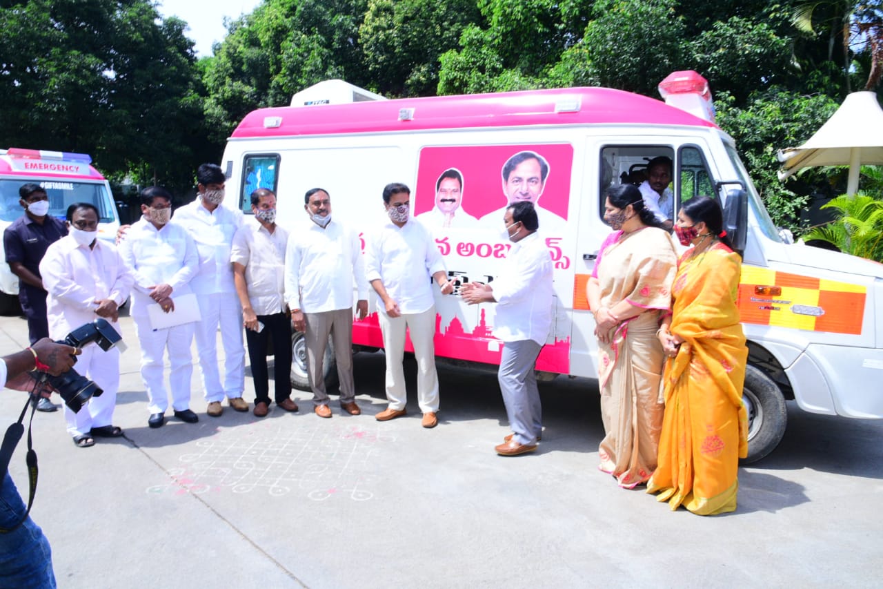 Gift a smile ambulance to Wardhanapet, warangal district