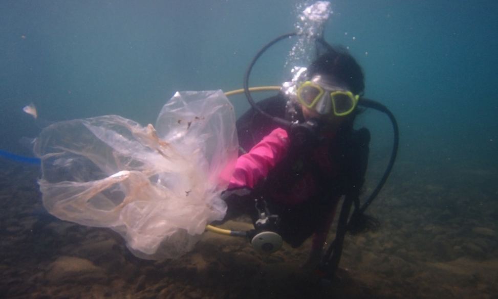 8 year old scuba diving