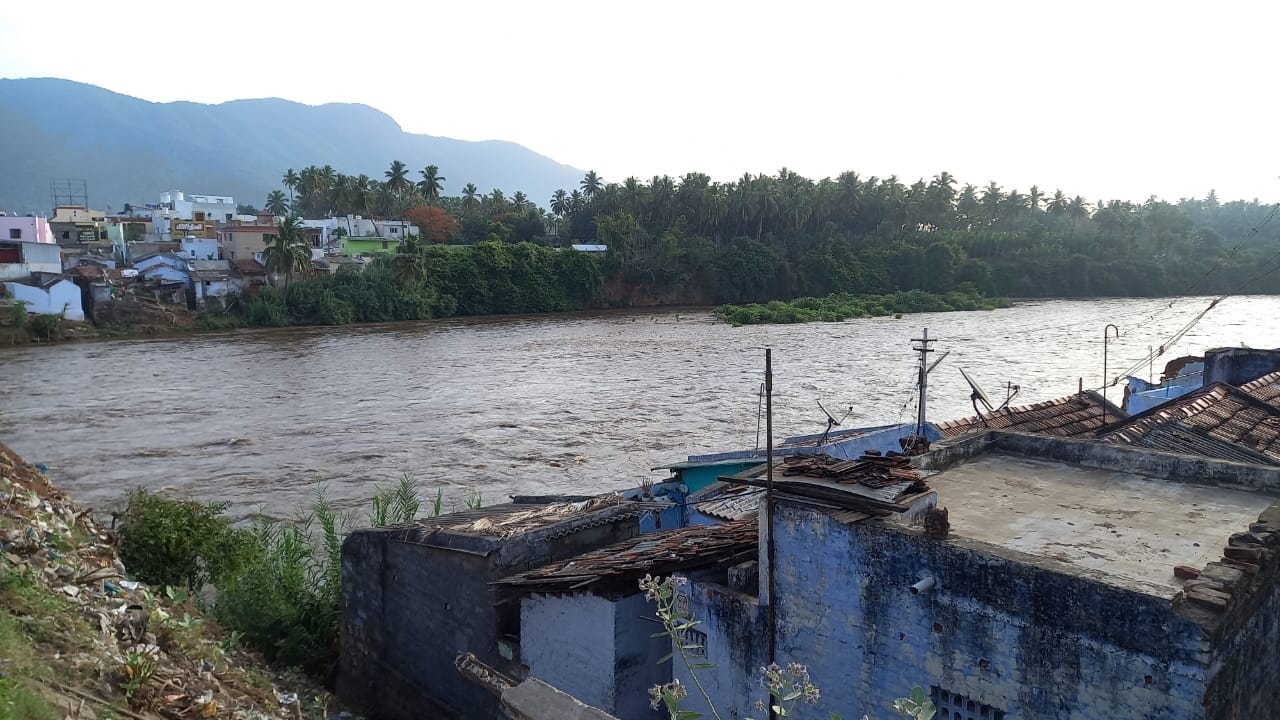 heavy rain  rain update  pillur dam  mettupalaya pillur dam  coimbatore news  coimbatore latest news  Water opened from pillur dam because of water overflows due to heavy rain  Water opened from pillur dam  பில்லூர் அணை  கோயம்புத்தூர் செய்திகள்  தென்மேற்கு பருவமழை  அணையிலிருந்து நீர் திறப்பு  கரையோரம் வாழும் மக்களுக்கு வெள்ள அப்பாய் எச்சரிக்கை  வெள்ள அப்பாய் எச்சரிக்கை