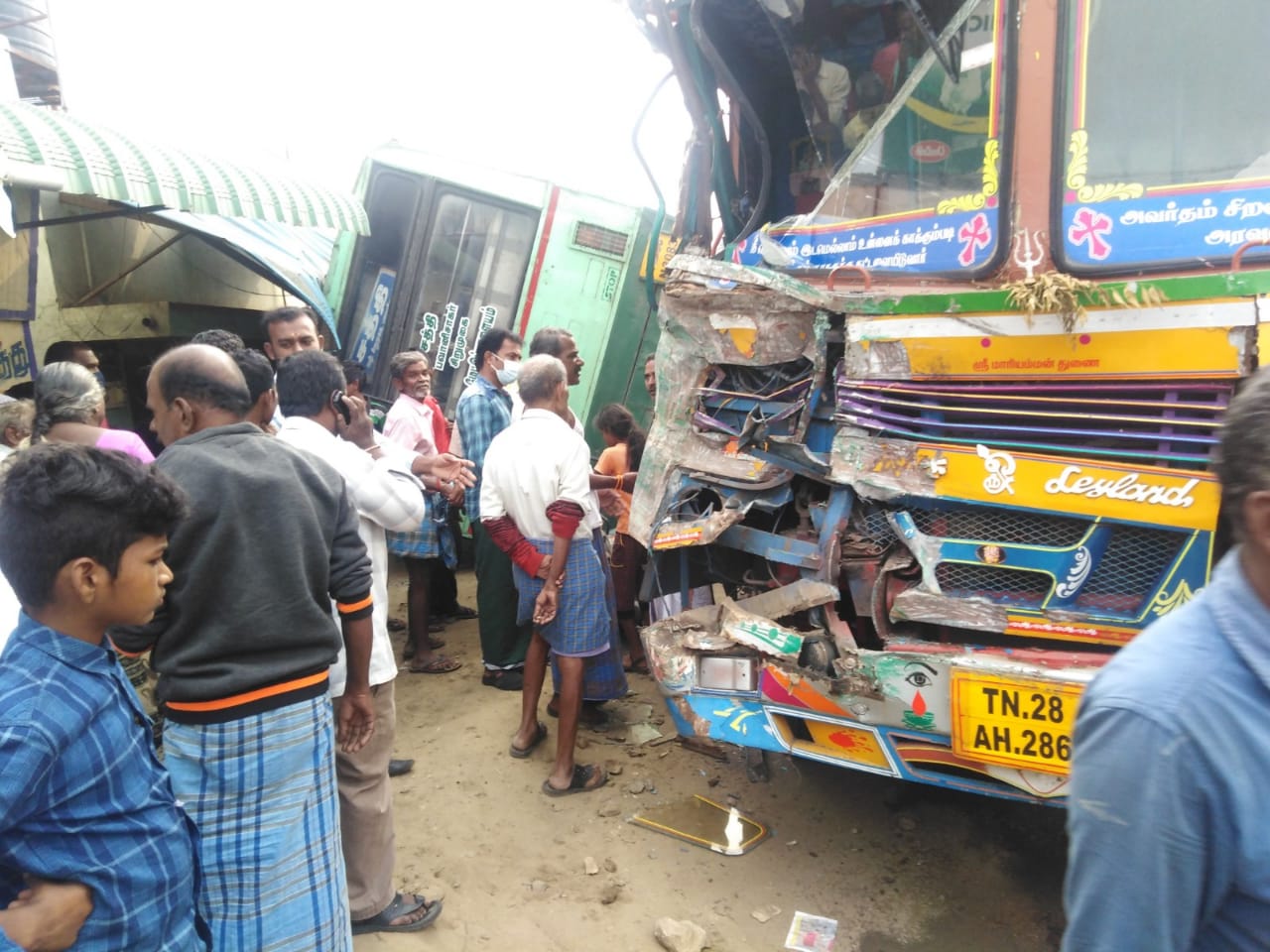 அரசு பேருந்து லாரி மோதல்