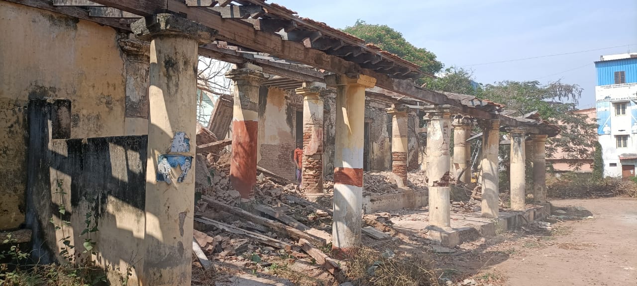 kudhirai vandi court  kudhirai vandi court refitting without change  kudhirai vandi court reconstructing without change  coimbatore kudhirai vandi court reconstructing without change  coimbatore kudhirai vandi court  coimbatore news  coimbatore latest news  கோயம்புத்தூர் செய்திகள்  பழமை மாறாமல் புதுப்பிக்கப்படும் குதிரை வண்டி கோர்ட்  குதிரை வண்டி கோர்ட்  புதுப்பிக்கப்படும் குதிரை வண்டி கோர்ட்  கோயம்புத்தூர் குதிரை வண்டி கோர்ட்