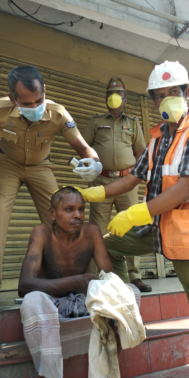 in coimbatore police helps the orphans who around the streets