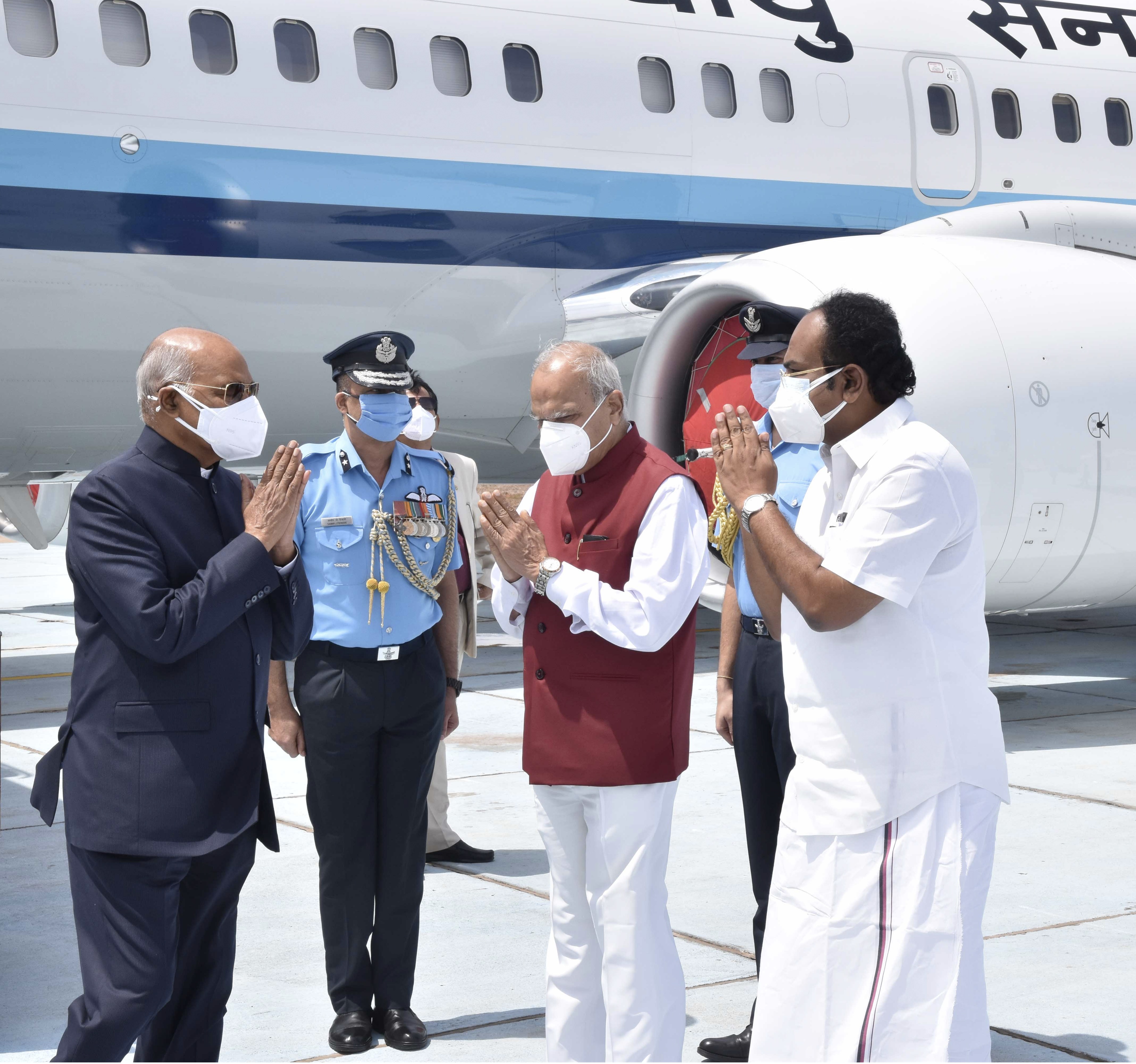 president ramnath kovind at ooty warm welcome tn ministers
