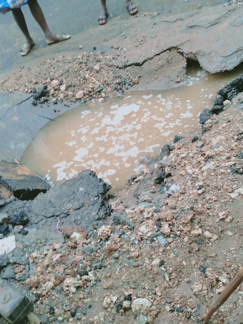 people in distress about drinking water leakage in near Coimbatore govt hospital