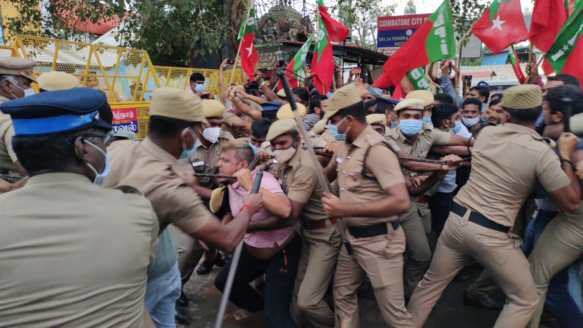 விவசாயிகள் ஆதரவாக கோவையில் வலுக்கும் போராட்டங்கள்