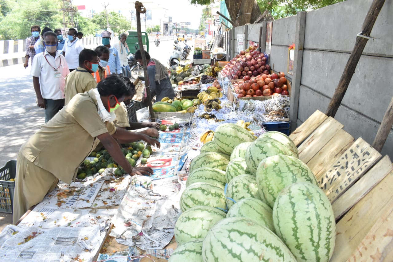 cuddalore fruit shops sequestrated in roads