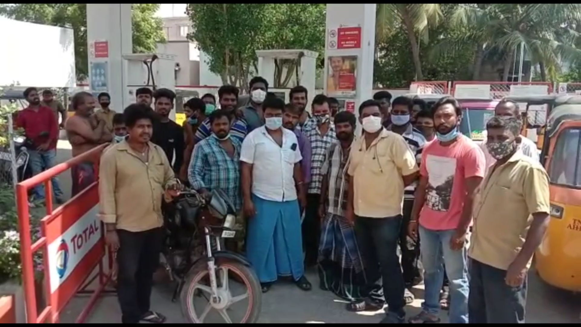 ஆட்டோ ஓட்டுநர்கள் முற்றுகை