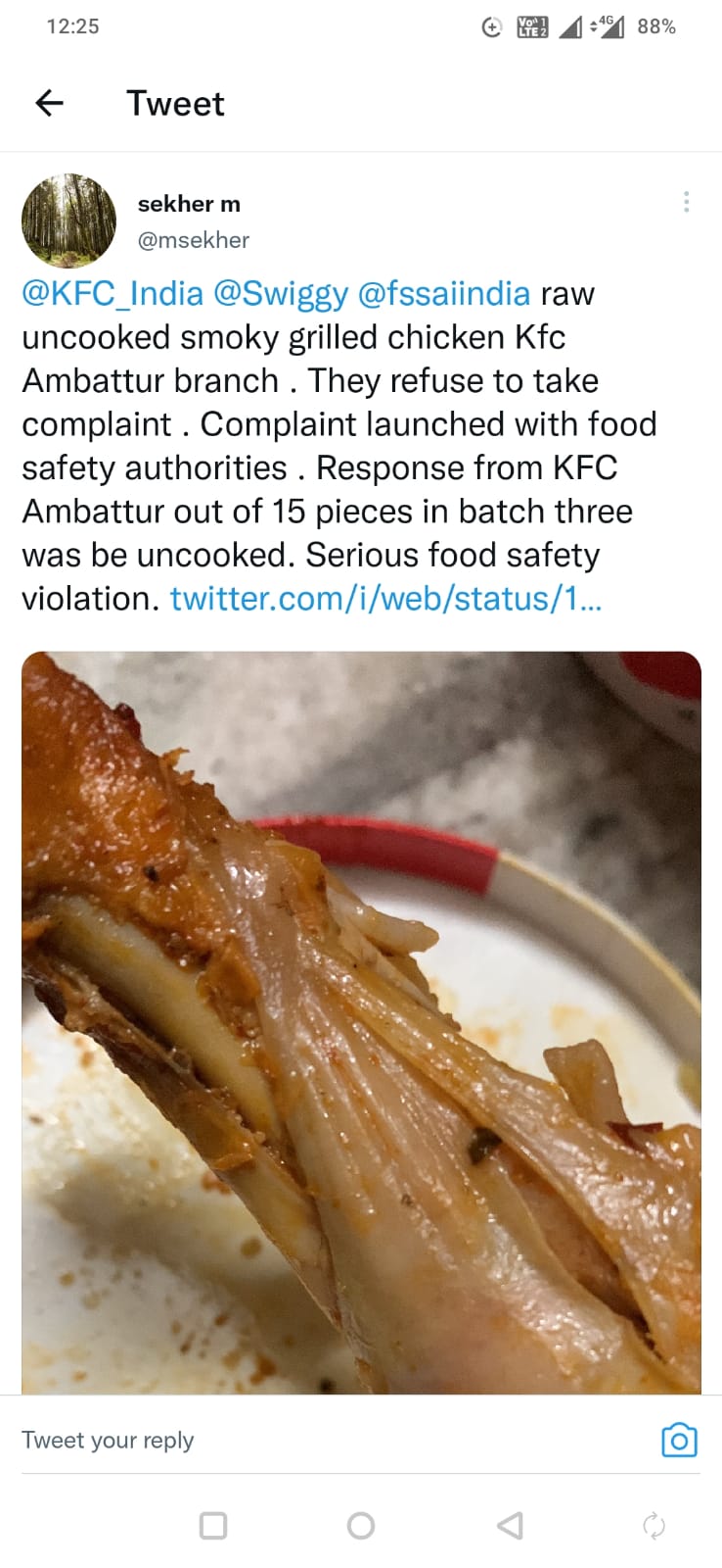 டுவிட்டரில் kfc மற்றும் swigy மீது புகாரளித்த வாடிக்கையாளர்