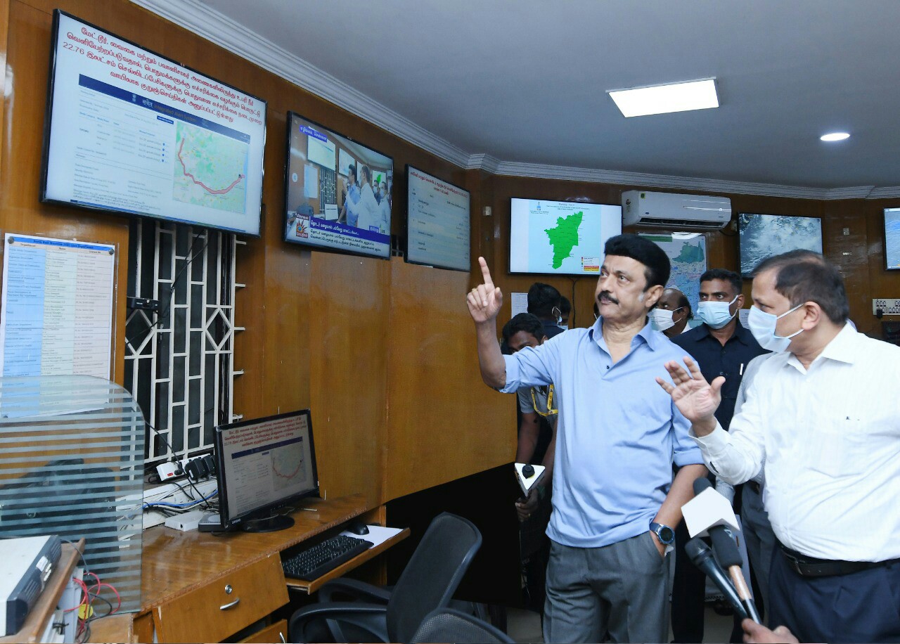 மாநில அவசரக் கட்டுப்பாட்டு மையத்தில் முதலமைச்சர் மு.க. ஸ்டாலின் ஆய்வு!!