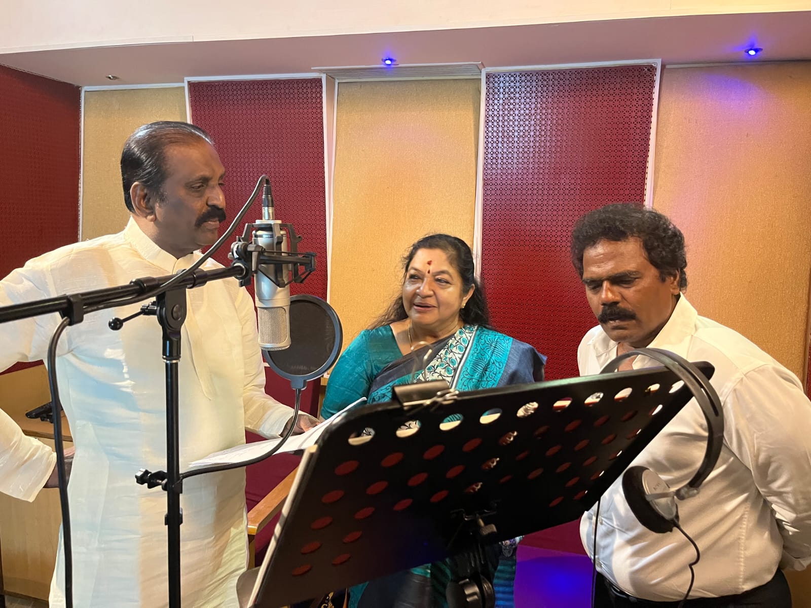After 39 years Vairamuthu Chitra team up for the song of Karumegangal Kalaiginrana movie