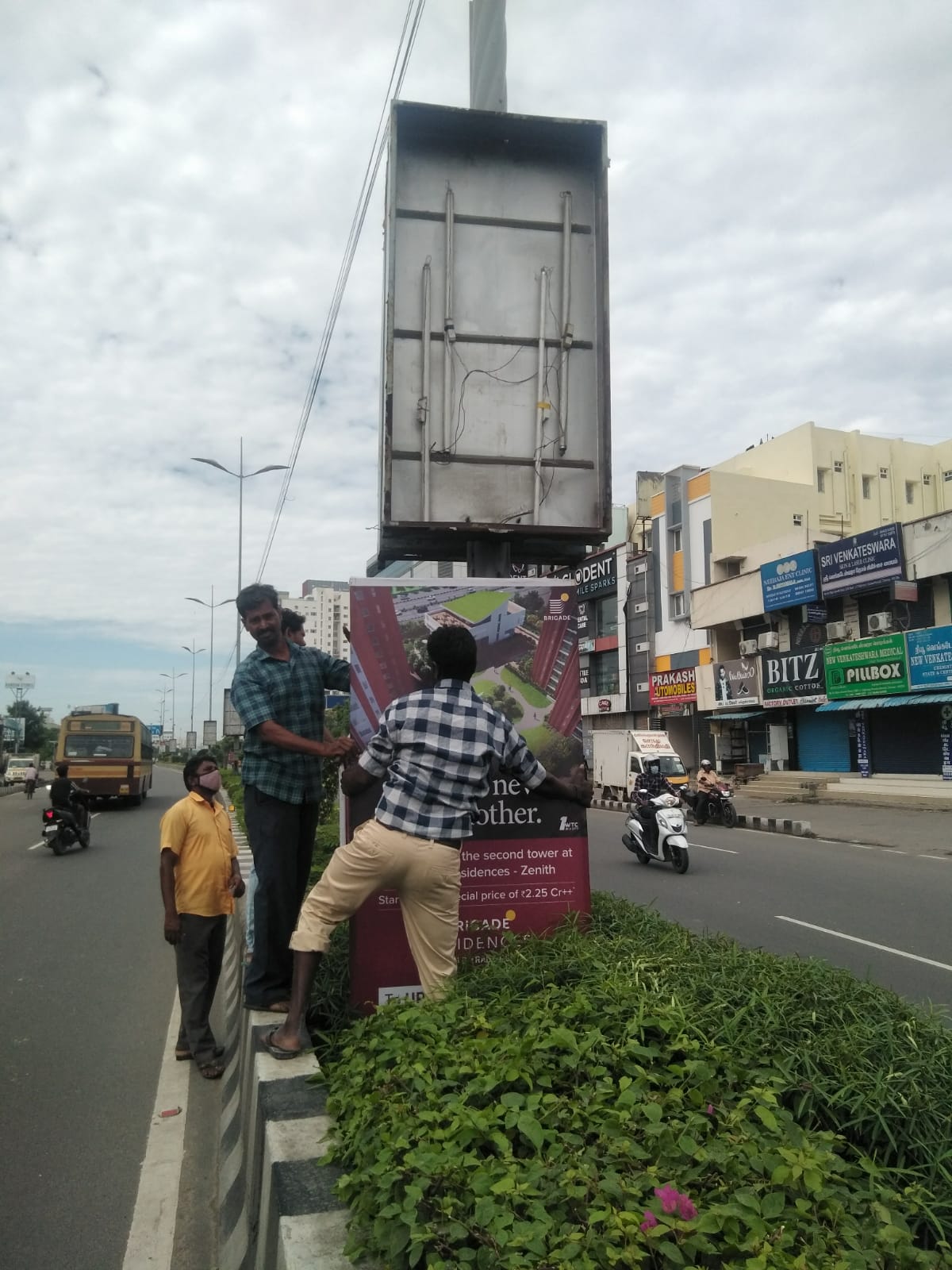 chennai corporation remove banners in public place