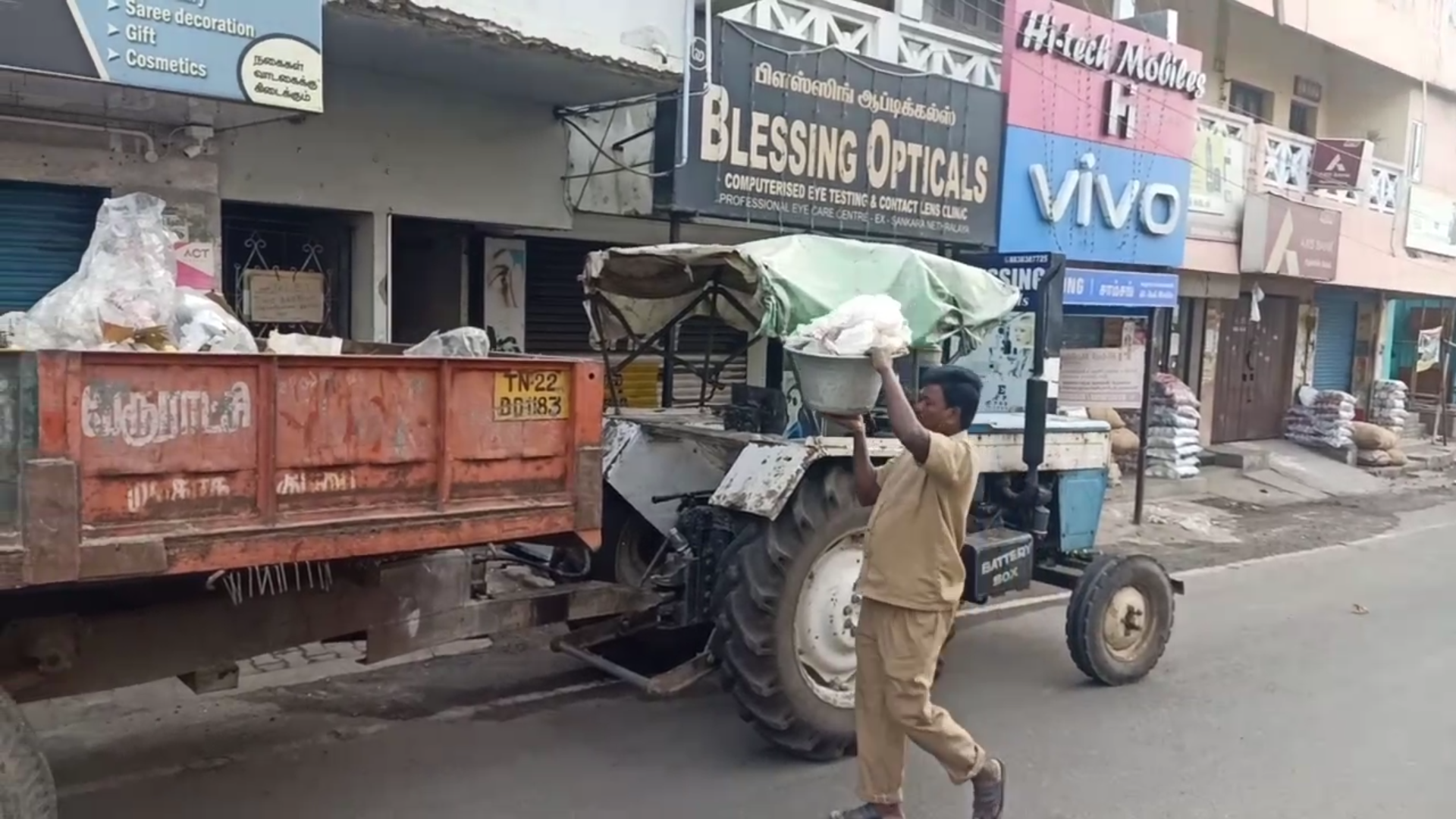 தூய்மை பணியாளர்களுக்கு அடிப்படை பாதுகாப்பு உபகரணங்கள் கூட இல்லை