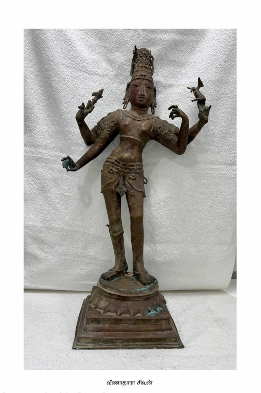 Police have seized 3 idols  Police have seized 3 idols near Puducherry  idols seized near puducherry  Idol Smuggling Prevention Division  சிலை கடத்தல் தடுப்புப்பிரிவு  பழமை வாந்த சிலைகள் கடத்த முயற்ச்சி  புத்துச்சேரியில் சிலை கடத்தல்  புதுச்சேரியில் பறிமுதல் செய்யப்பட்ட சிலைகள்  சிலை கடத்தல்  புதுச்சேரியில் சிலை கடத்தல்