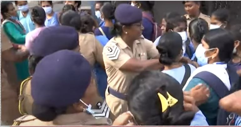 Nurses protest in chennai marina  protest in chennai marina beach  Nurses protest for permanent employment  nurse protest in chennai  செவிலியர்கள் போராட்டம்  சென்னையில் செவிலியர்கள் போராட்டம்  நிரந்தர பணி நியமனம் வேண்டி செவிலியர்கள் போராட்டம்  மெரினாவில் செவிலியர்கள் போராட்டம்